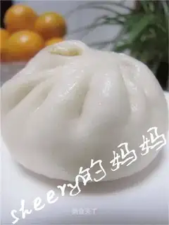 Orchid mushroom meat bun