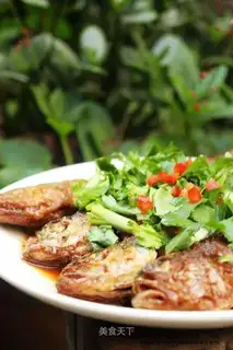Pan-fried small yellow croaker