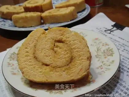 Pumpkin cake roll