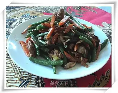 stir-fried carrot and green beans with cumin