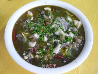 Fish head with chopped pepper and pickled cabbage