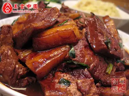 Braised pork with tofu