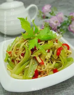 stir-fried three shredded peppers