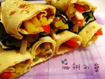 Colorful vegetable egg roll