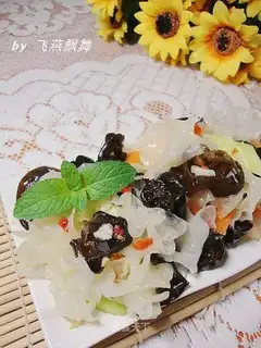 Cracking peppers with ears