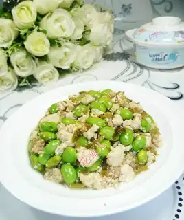 Soybeans and tofu