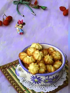 Light cream cookies