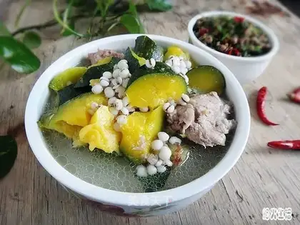 Pumpkin bone soup