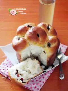 St. Mary's dried round toast