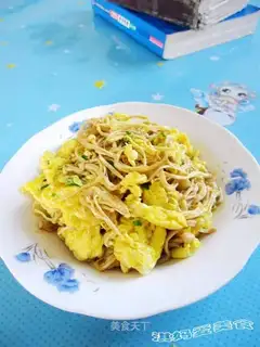 Gold-crushed eggs