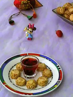 Sesame almond pie