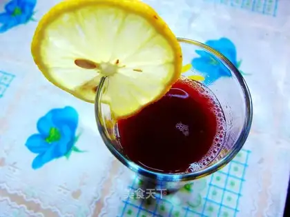 Rose grape juice