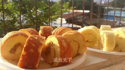 Two-colour cake rolls with a pan