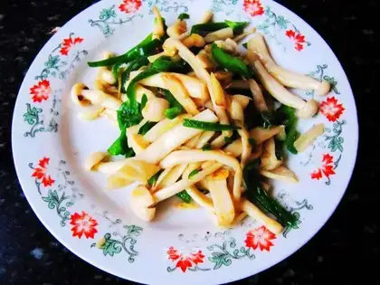Pepper fried sea mushrooms