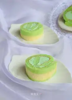 Cake rolls with stale stripes