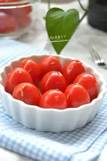Spray tomatoes