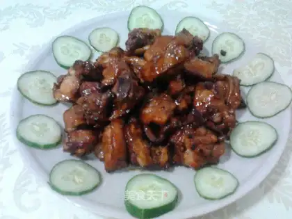 A chicken with salt sauce