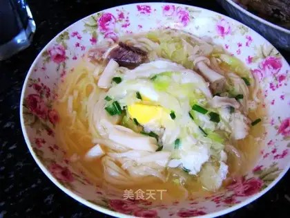 Beef sushi noodles