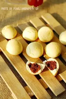 Soy-sand-smelt buns