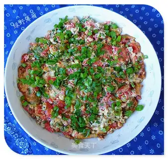 Onion tomato stand eggs