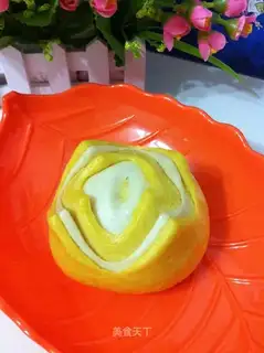 Pumpkin double-coloured buns