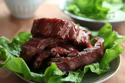 Honey fork the ribs