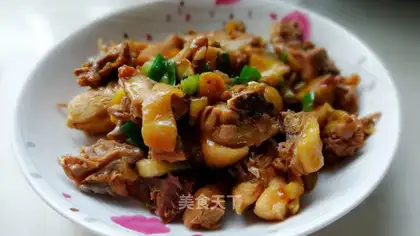 Red-burned chestnut chicken