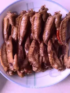Chicken wings, chicken claws
