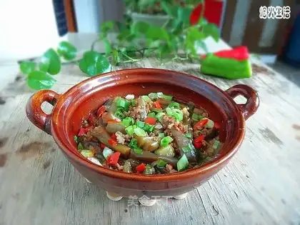Meat and eggplant casserole
