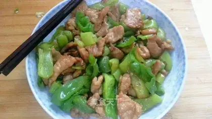 Hot pepper fried meat