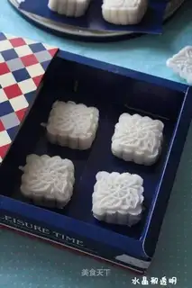 Ice mooncake