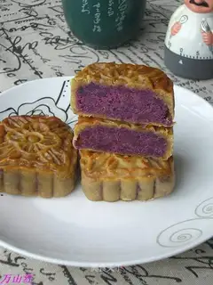 Rose potato mooncake