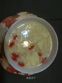 Soup of wine and eggs