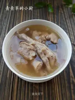 Cold chicken feet