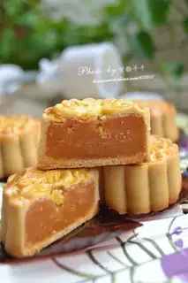 It's a wide-ranging gold and milk moon cake