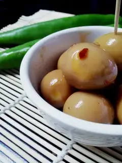 Spicy quail eggs