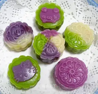 Scrambled mooncake