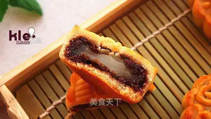 Potato red bean mooncake
