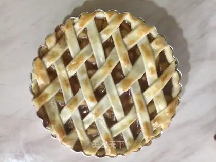 Peach apple pie