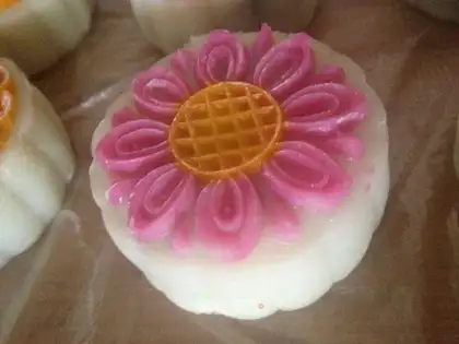 A emptiness of a double moon cake