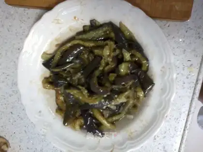 The cold hand tore the eggplant