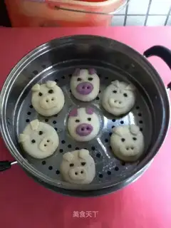 Piggy potato buns
