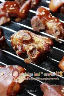 Five fragrance roasted pig hoof