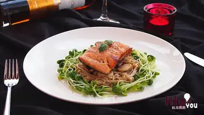 Twin mushroom salmon