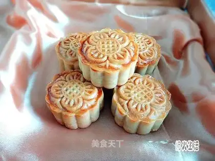 White bean mooncake