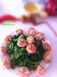 Shrimp balls with broccoli
