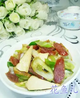 Scrambled sausages onions