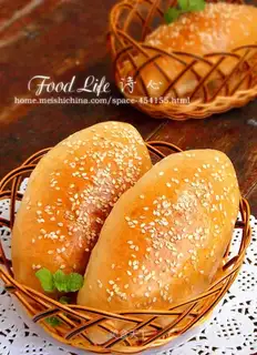 Sesame pine bread