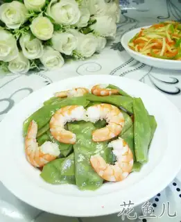 Shrimp fried lentils