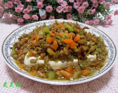 Squeeze meat and tofu